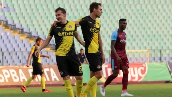 Отборът на Ботев Пловдив приема Септември днес от 12 30 часа