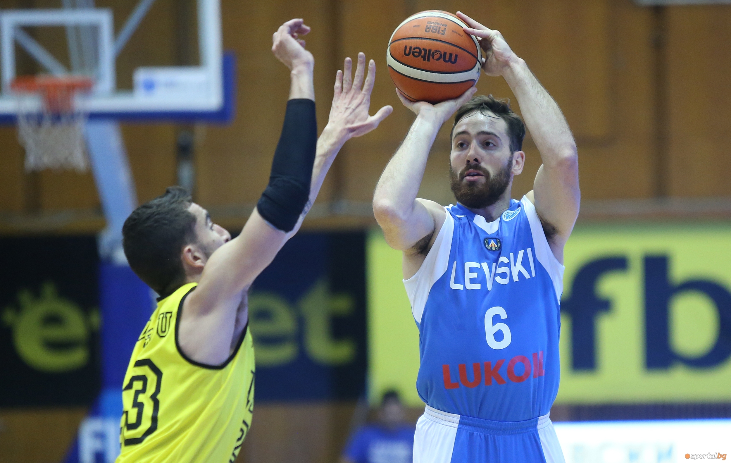 Отборът на Левски Лукойл продължава без загуба от началото на