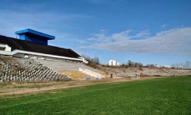 Започна ремонтът на бургаския стадион Черноморец До месец се очаква