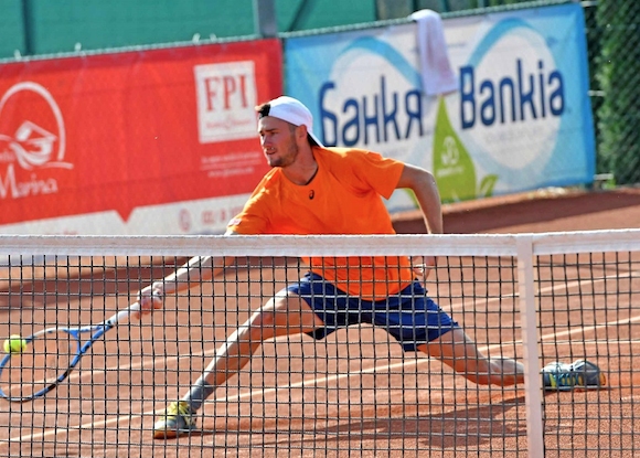 Габриел Донев се класира за четвъртфиналите на турнира в турския
