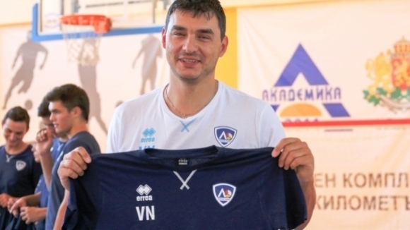 Вече официално президентът и треньор на Левски Владимир Николов ще