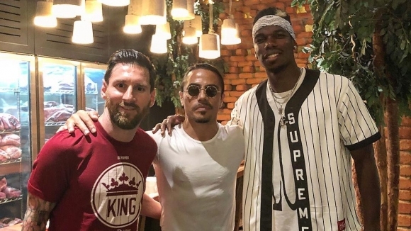 Две от световните знаменитости във футбола Лео Меси и Пол