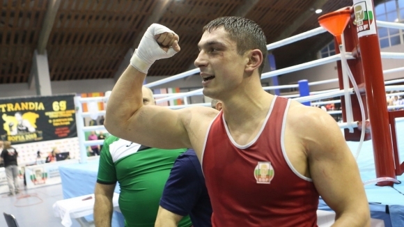 Петър Белберов ще спори за титлата в кат 91 на