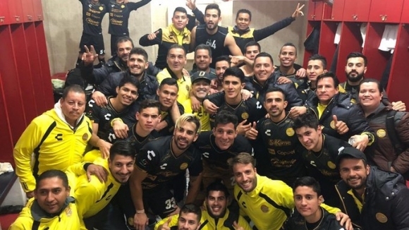 През последния месец редица снимки и видеа на Диего Марадона