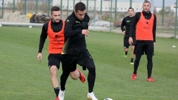 18 годишният аматьорски национал Запро Динев ще подпише официално договор с