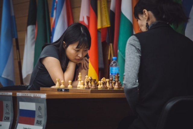 Китайката Цзю Вънцзюн успешно защити световната си титла по шахмат