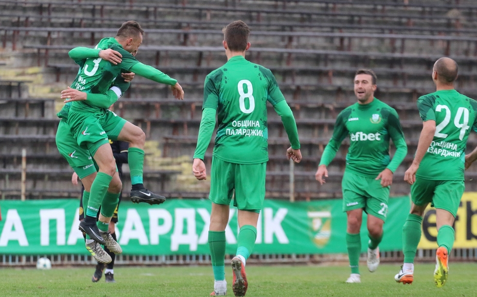 Лидерът в Югозападната Трета лига Хебър увеличи преднината си на