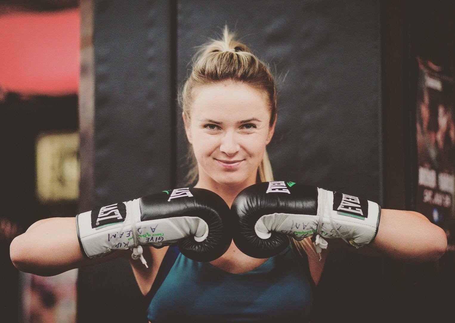 Украинската тенисистка Елина Свитолина се похвали със снимки с британските