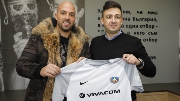 Стражът Николай Михайлов направи първа тренировка с Левски днес Вратарят