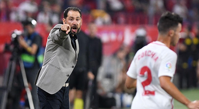 Критиките и страховете се бяха настанили в Севиля през лятото