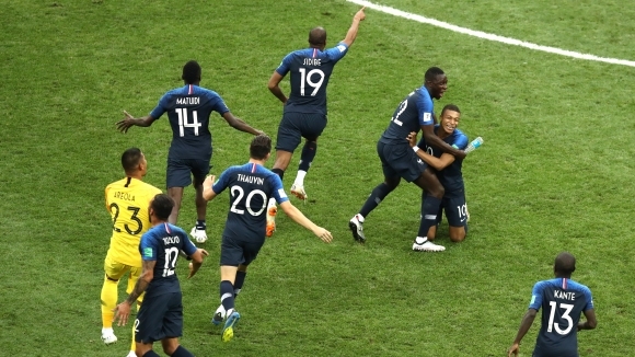 Французите са футболистите които играят най много в петте най