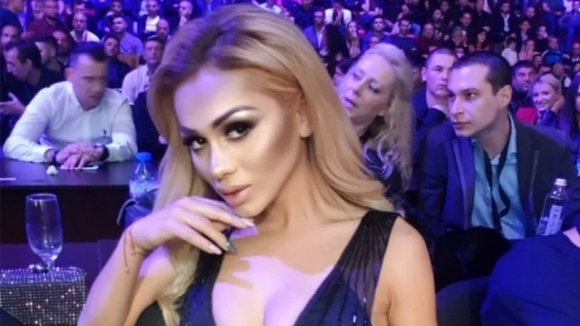 Плеймейтката Нора Недкова пак се прояви в социалните мрежи Атрактивната