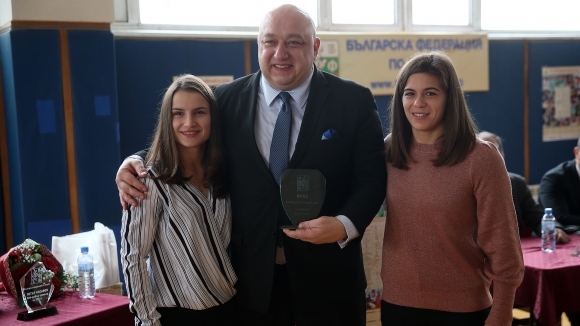 Българската борба надмина очакванията на спортното министерство а специално женският