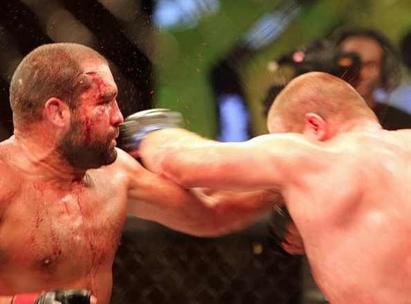 Единственият българин, който се състезава в UFC, Благой Иванов -
