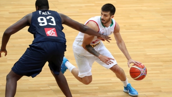 Баскетболистите от националния отбор на България отпътуваха за Франция рано