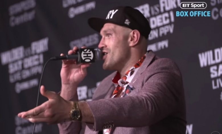 Британският боксьор Тайсън Фюри показа страхотно настроение след равния мач