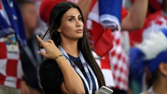 Съпругата на хърватския футболен национал Домагой Вида се забърка в