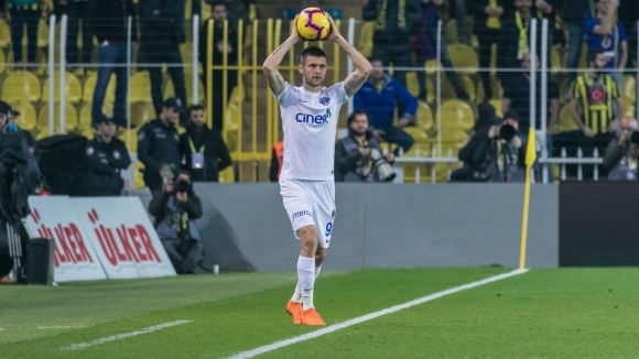 Десният защитник Страхил Попов направи много силен мач снощи в