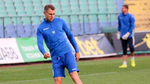 Халфът на Верея Антон Огнянов е поредният футболист на заралии