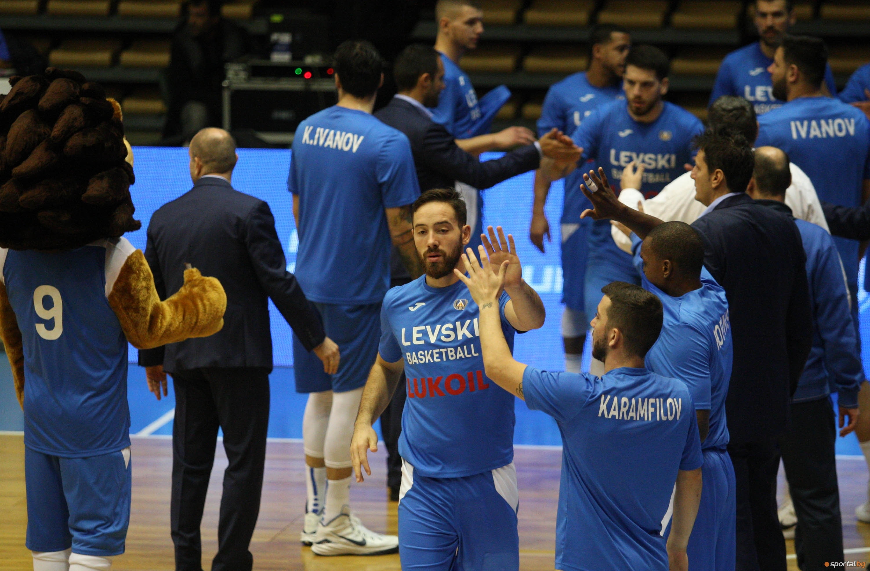 Баскетболният шампион на България Левски Лукойл продължава със своята инициатива