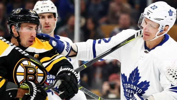 Торонто Мейпъл Лийфс загуби класиката срещу Бостън с 3 6 след