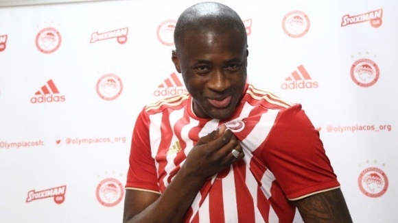 Яя Туре напусна Олимпиакос след само три месеца в клуба
