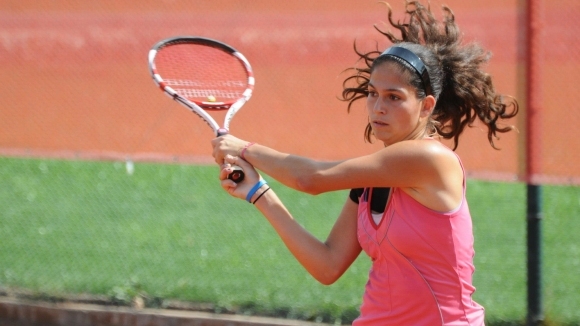 Българката Изабелла Шиникова отпадна във втория кръг на турнира по