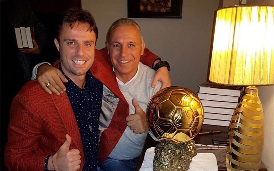 Волейболният национал Теодор Салпаров публикува снимка с футболната легенда Христо
