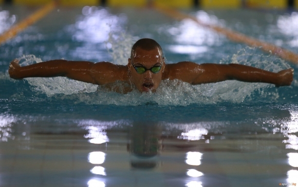 Българските плувци които подобриха националните рекорди в щафетите по време