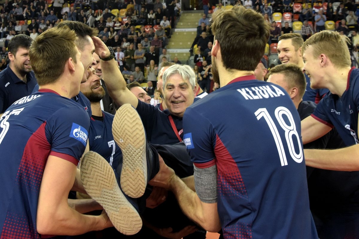 Бившият селекционер на националния отбор на България Камило Плачи не