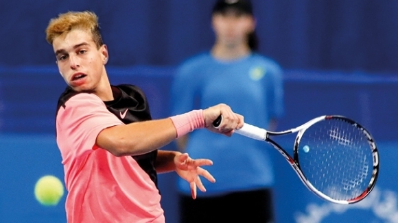 Младата звезда на българския тенис Адриан Андреев ще подари специални