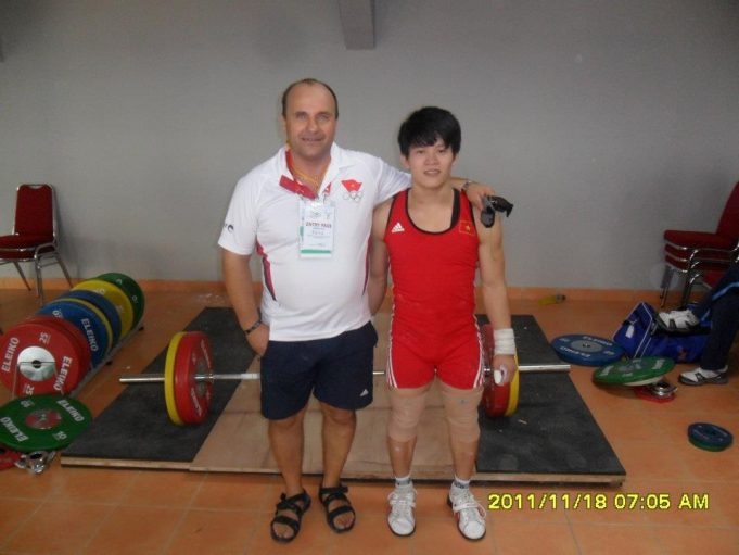 Бронзовият олимпийски медал на щангиста Валентин Христов за Азербайджан, спечелен