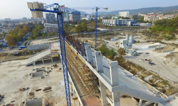 Стадион Варна няма да бъде пуснат в експлоатация до края