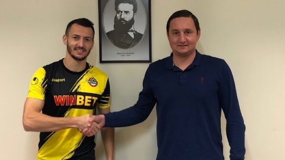 Ботев Пловдив привлече в редиците си бившия футболист на Черно