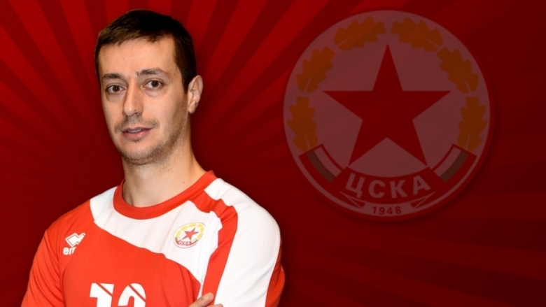 Мартин Божилов е юноша на Славия, но е волейболен шампион