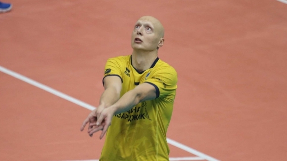 Националът Иван Станев който играе на поста разпределител се присъедини