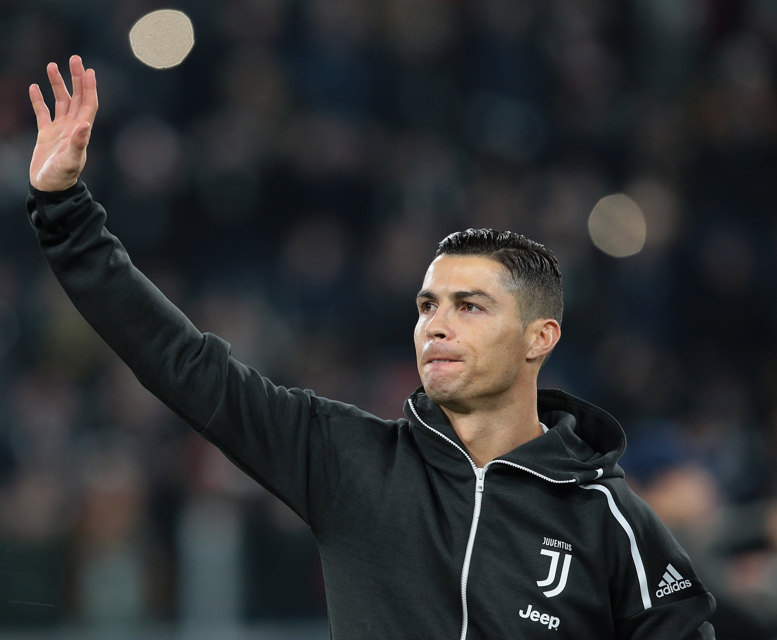 Спортният директор на Наполи Кристиано Гуинтоли потвърди информациите че тимът