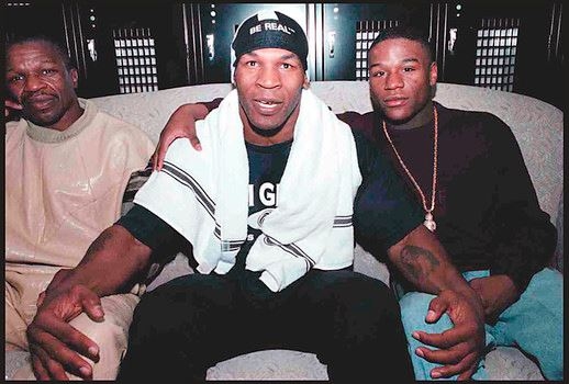 Майк Тайсън скочи на Флойд Мейуедър след реплика на най богатия