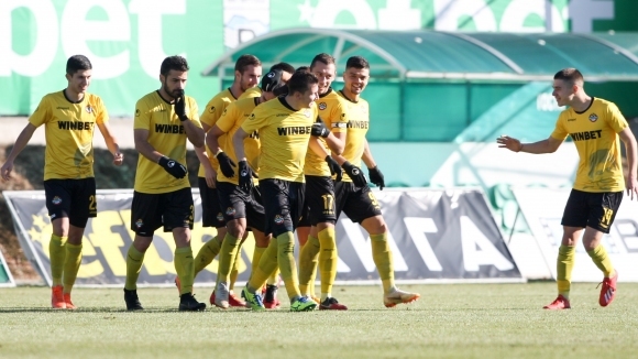 Спортният щаб на Ботев Пловдив усилено наблюдава играчи които да