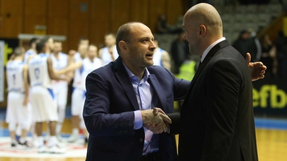Треньорът на Левски Лукойл Тити Папазов също взе отношение по