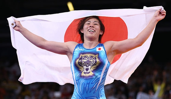 Трикратната олимпийска шампионка Саори Йошида обяви край на кариерата си