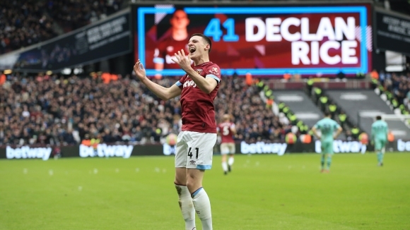 Уест Хам приема Арсенал в лондонското дерби с което се