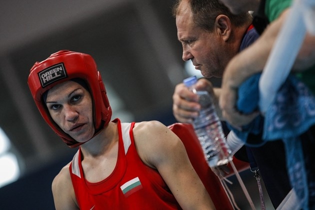 Петрова и Лесов започнаха тренировки Най-успешната българска боксьорка през последните