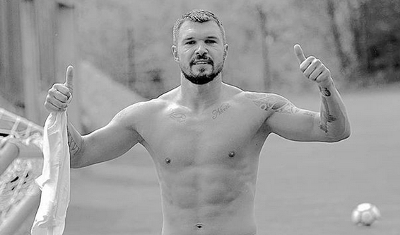 Валери Божинов винаги е бил доста активен в социалните мрежи