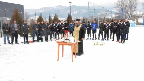 Наставникът на Септември Симитли Спас Стоименов събра 26 ма футболисти за