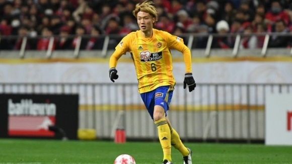 Манчестър Сити купи японския защитник Ко Итакура и го преотстъпи