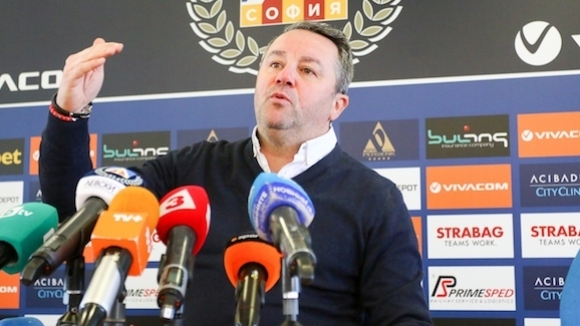 Латвия има нов селекционер обявиха от местната футболна федерация Той