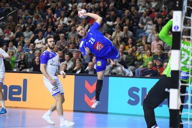 Защитаващият титлата си Франция победи аутсайдера Исландия с 31 22 15 11