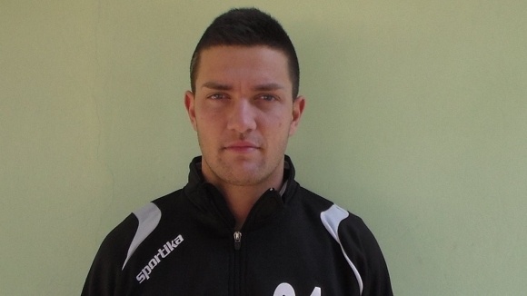 След като бе напуснат от няколко футболисти през зимната пауза