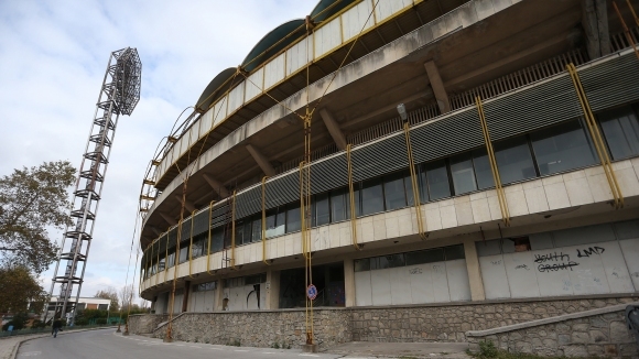 Заради изисквания на ФИФА и УЕФА община Пловдив ще смени